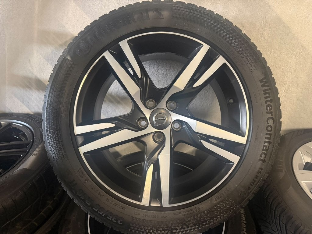 Originele Volvo XC40 18 inch R-Design 5x108 Continental, 18 inch, Banden en Velgen, 235 mm, Winterbanden