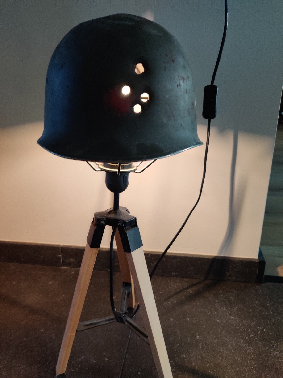 Originele stalen legerhelm tafellamp, Huis en Inrichting, Ophalen of Verzenden