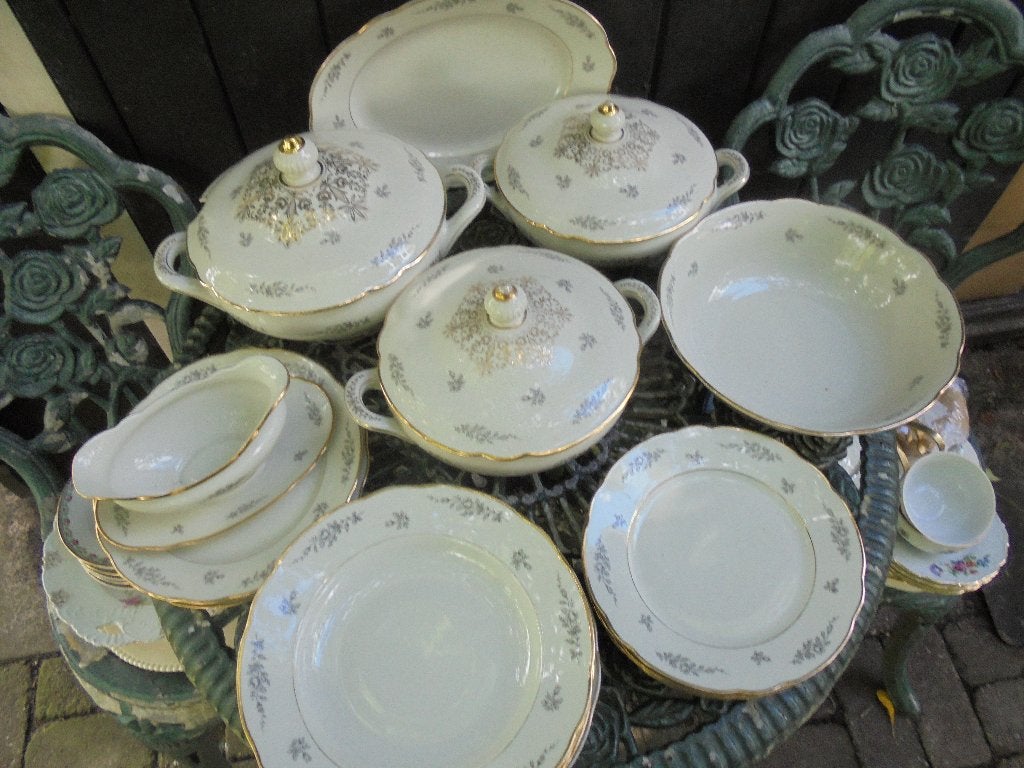 Foto 13 van Theeservies Winterling Bavaria grijze roosjes en goud deco