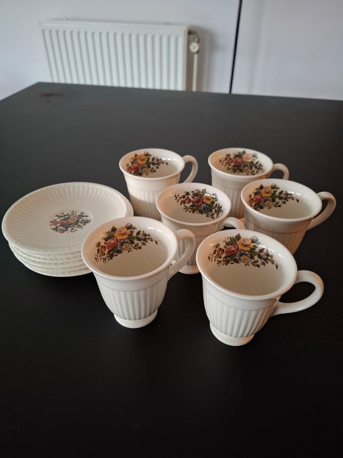 6 prachtige wedgewood kop en schotels, "Conway", Ophalen of Verzenden, Nieuw, Aardewerk, Kop(pen) en/of Schotel(s)
