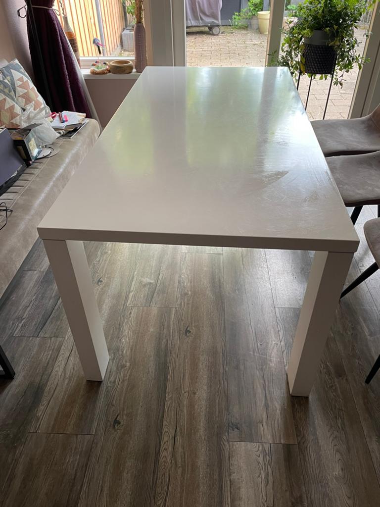 Tafel en vier stoelen, Ophalen, Gebruikt, 100 tot 150 cm, 50 tot 100 cm