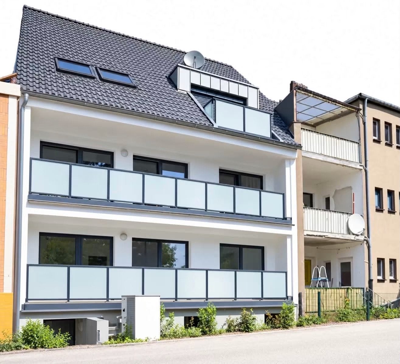 INSTAPKLAAR APPARTEMENT IN EMMERICH – € 245.000 K.K., Huizen en Kamers, 84 m², Stad, Appartement, Duitsland