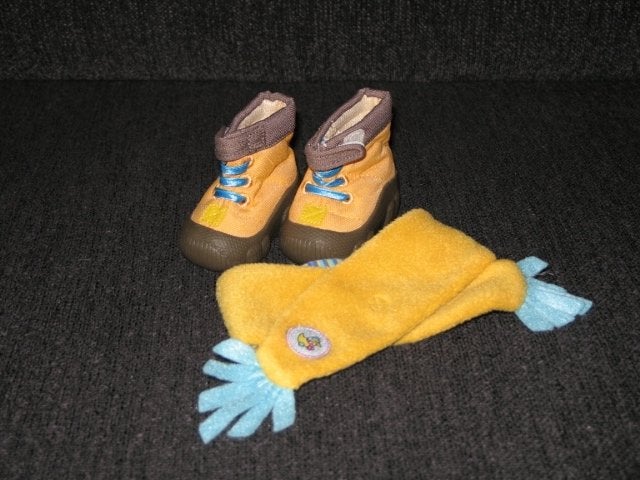 Baby born winterlaarjes met bijbehorende sjaal nieuw!, Ophalen of Verzenden, Nieuw, Babypop