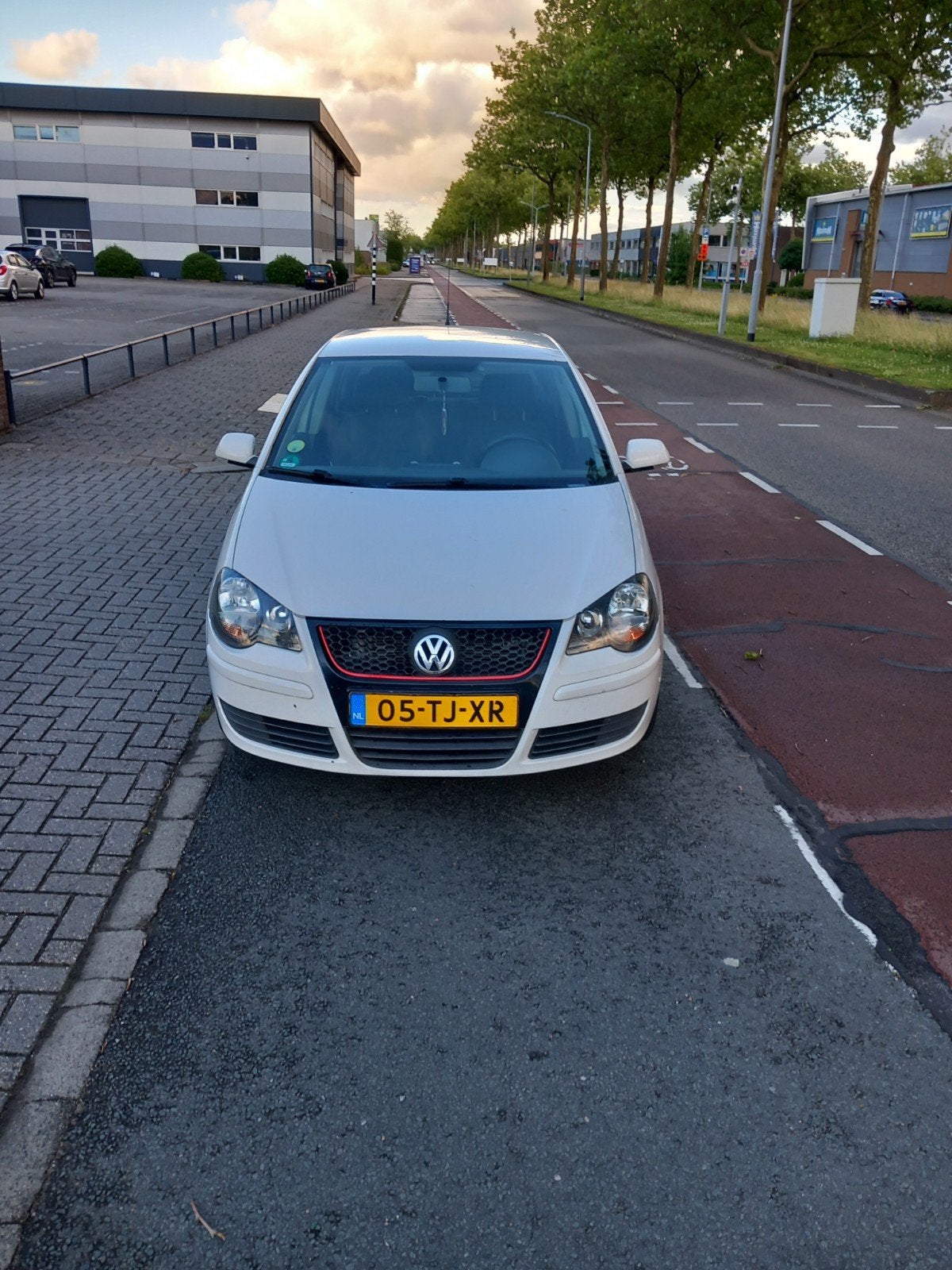 Volkswagen Polo 1.4 16V 59KW 2006 Wit, Voorwielaandrijving, 15 km/l, 40 €/maand, 4 cilinders