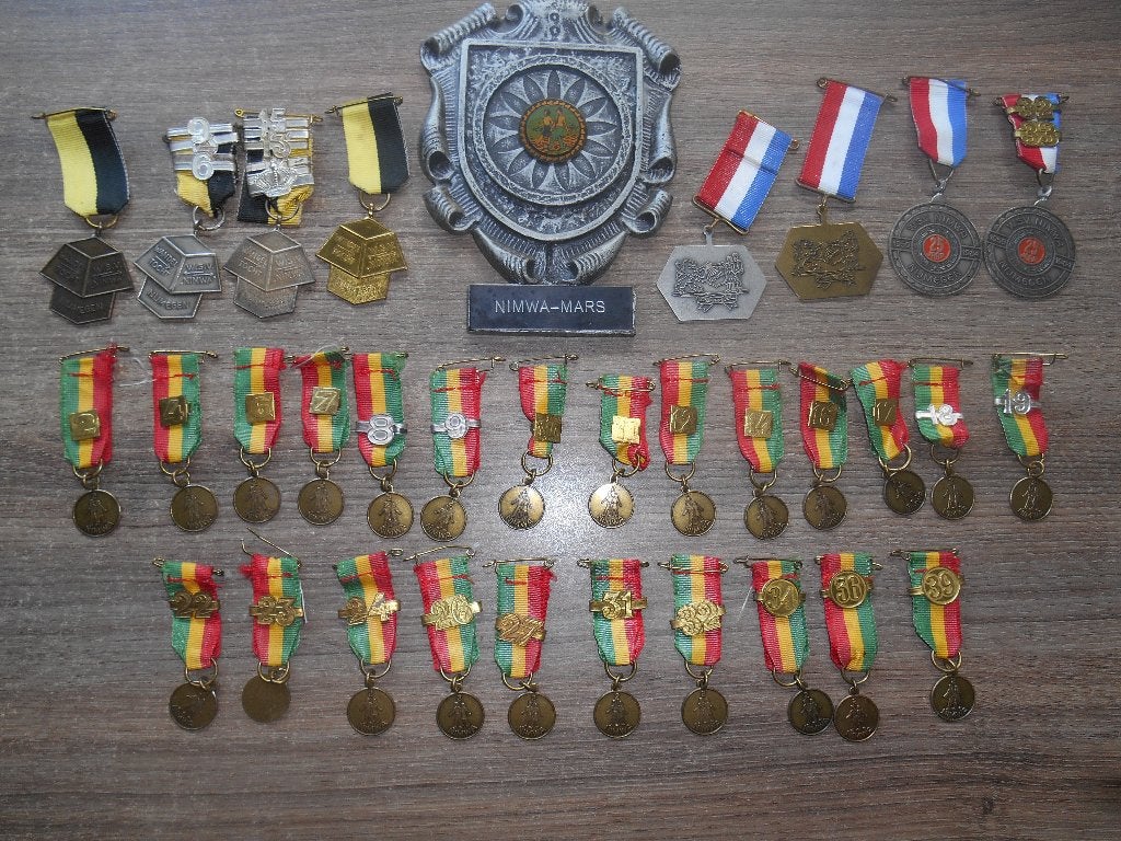 Medaille set W.S.V. Nimwa mars Nijmegen, Ophalen of Verzenden, Overige materialen, Nederland