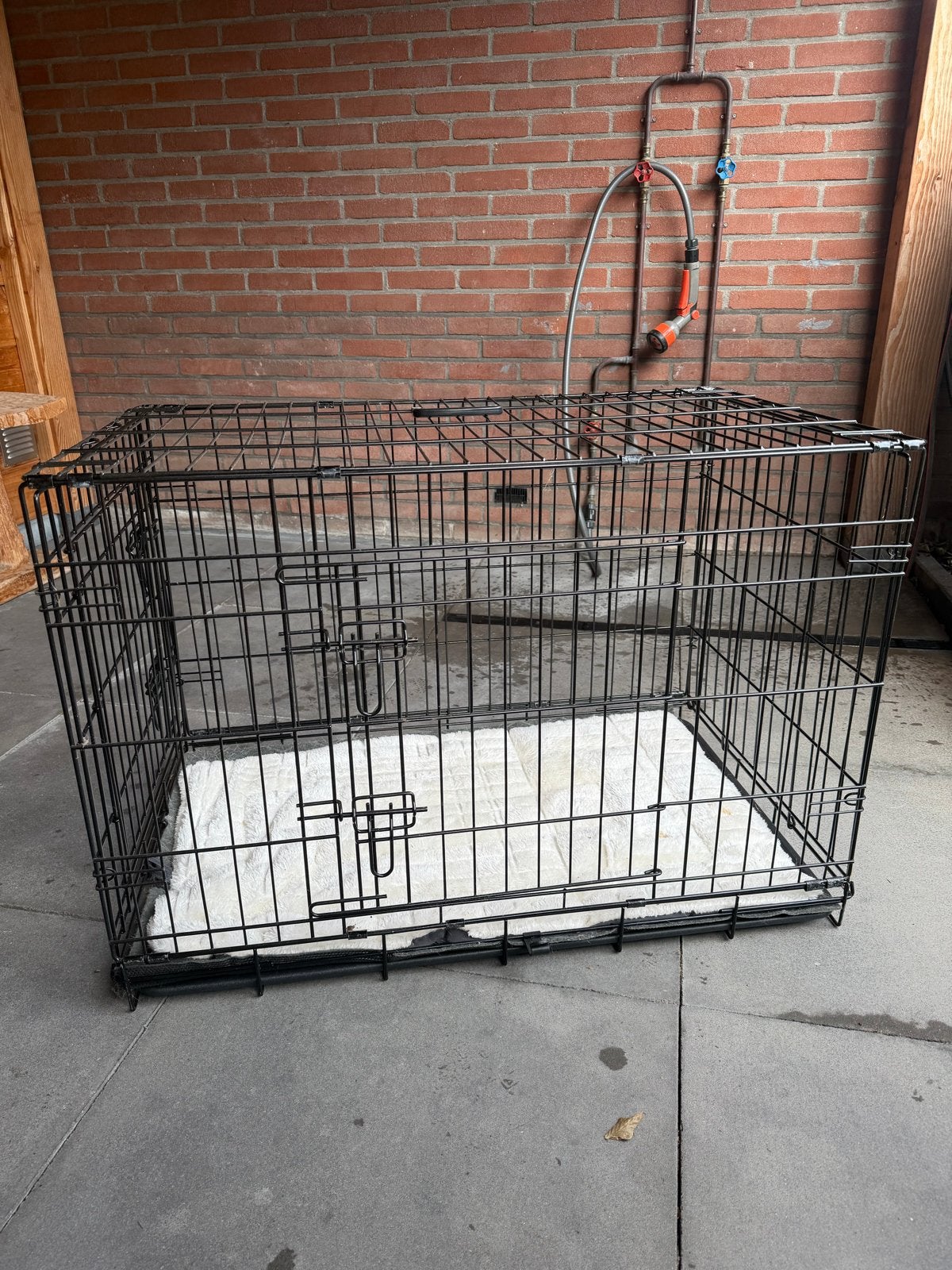 Hondenbench met kleed, Ophalen, Zo goed als nieuw