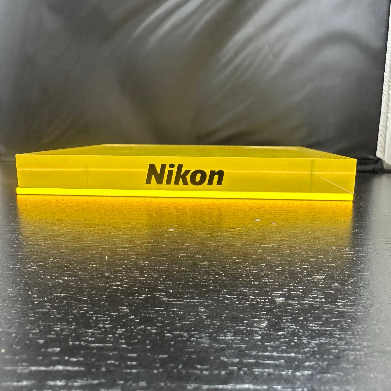 Nikon Winkeldisplay Geel Transparant Acryl, Verzamelen, Fotografica en Filmapparatuur, S, Z, Overige typen, Ophalen of Verzenden
