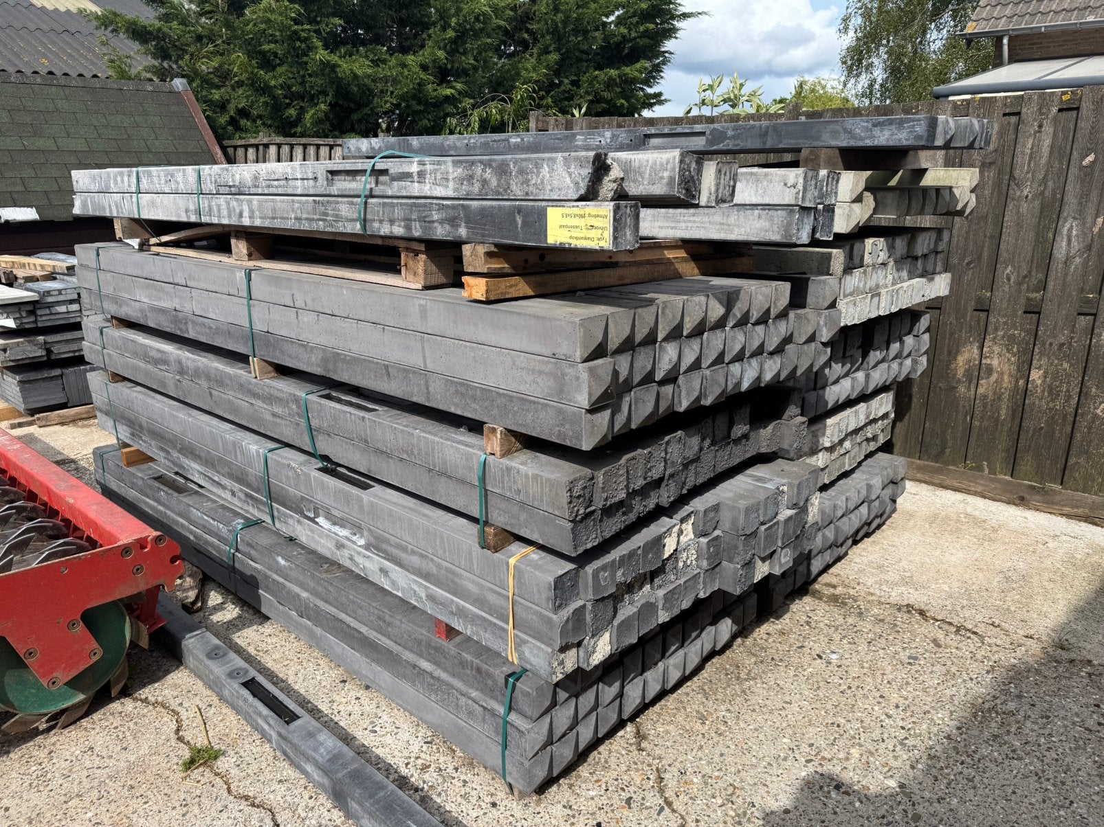 Partij betonnen schuttingpalen, betonpalen, betonpoeren, Ophalen, Zo goed als nieuw, 250 cm of meer, Palen