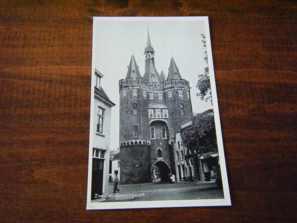 J40 - Zwolle - Sassenpoort - Mooi/Oud, Ophalen of Verzenden, 1940 tot 1960, Overijssel