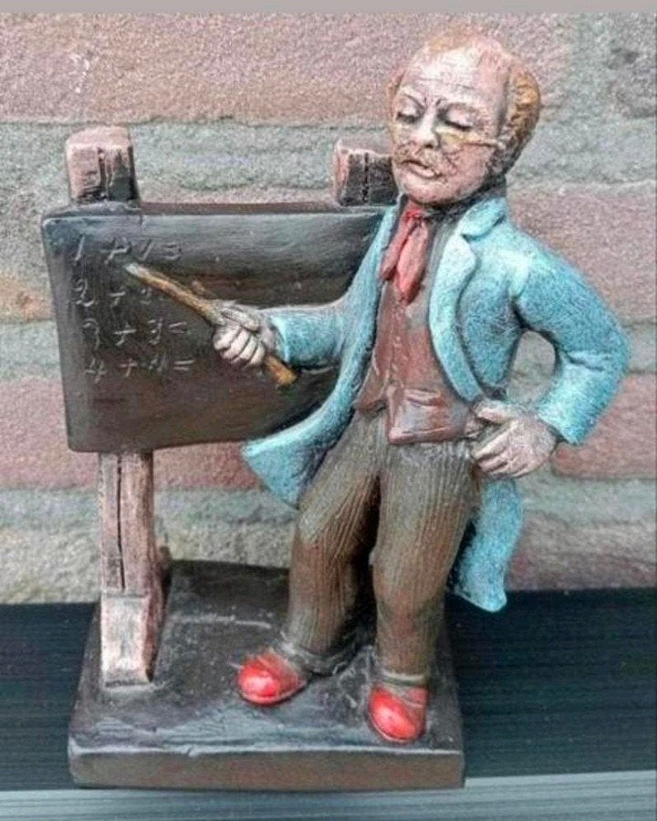 Vintage beeldje leraar met schoolbord - Max Wander, Ophalen, Zo goed als nieuw