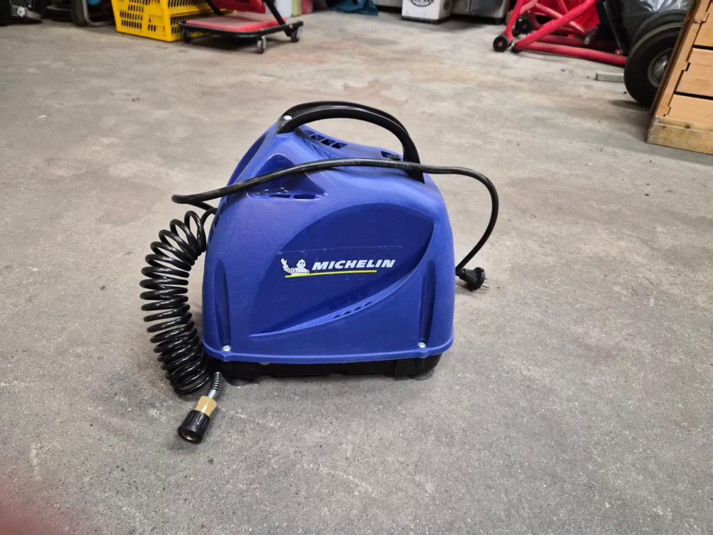 Michelin Mini Compressor - Compact en Krachtig, Doe-het-zelf en Verbouw, Compressors, Gebruikt, Ophalen of Verzenden, Minder dan 200 liter/min