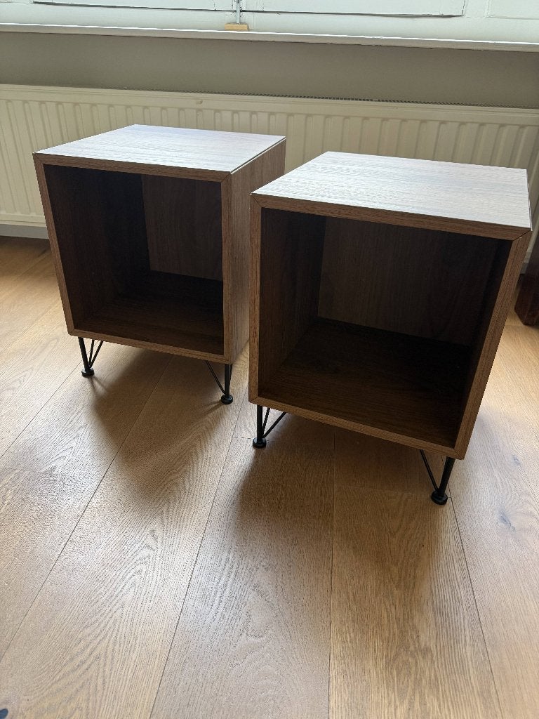 2x IKEA EKET kast met hoge pootjes bruin walnootpatroon, 50 tot 100 cm, Zo goed als nieuw, Minder dan 100 cm, 25 tot 50 cm