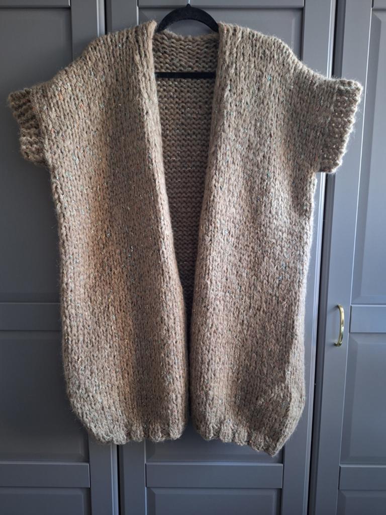 Nieuw handgemaakt mohair vest, lang, een maat., Ophalen of Verzenden, Nieuw, Maat 46/48 (XL) of groter, Beige