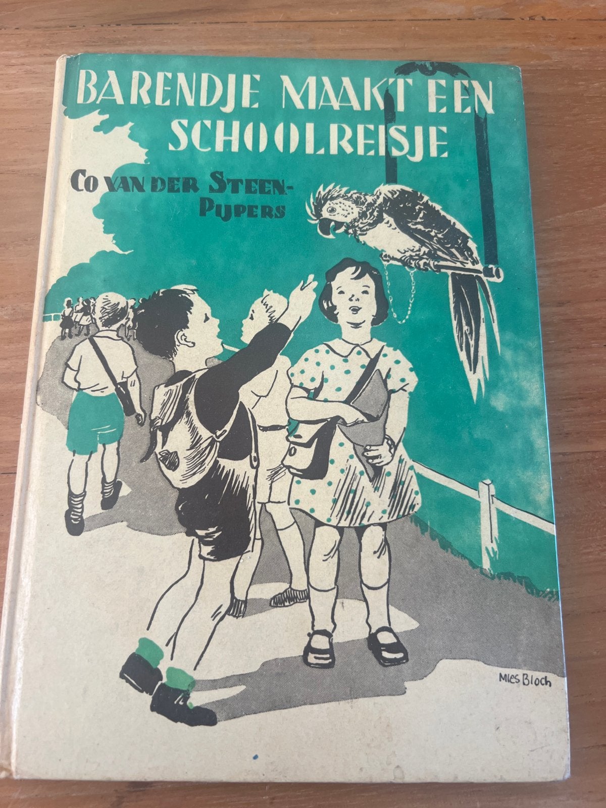 Barendje Maakt Een Schoolreisje uitgeverij Callenbach, Ophalen of Verzenden, Gelezen, Fictie algemeen