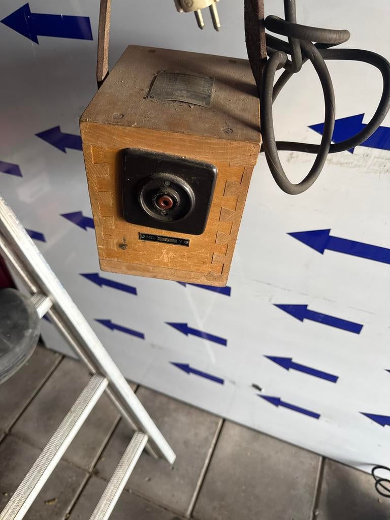 Oude houten transformator met stekker, Antiek en Kunst, Ophalen of Verzenden