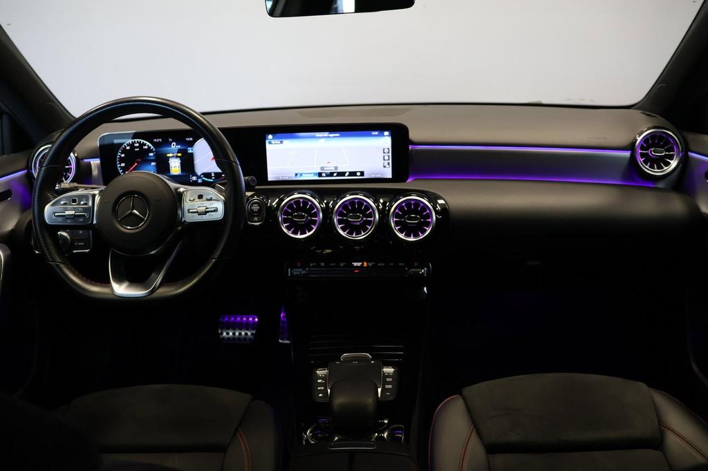 Mercedes-Benz A-klasse 180 Business Solution AMG Night Upgra, 136 pk, Gebruikt, 4 cilinders, Leder en Stof