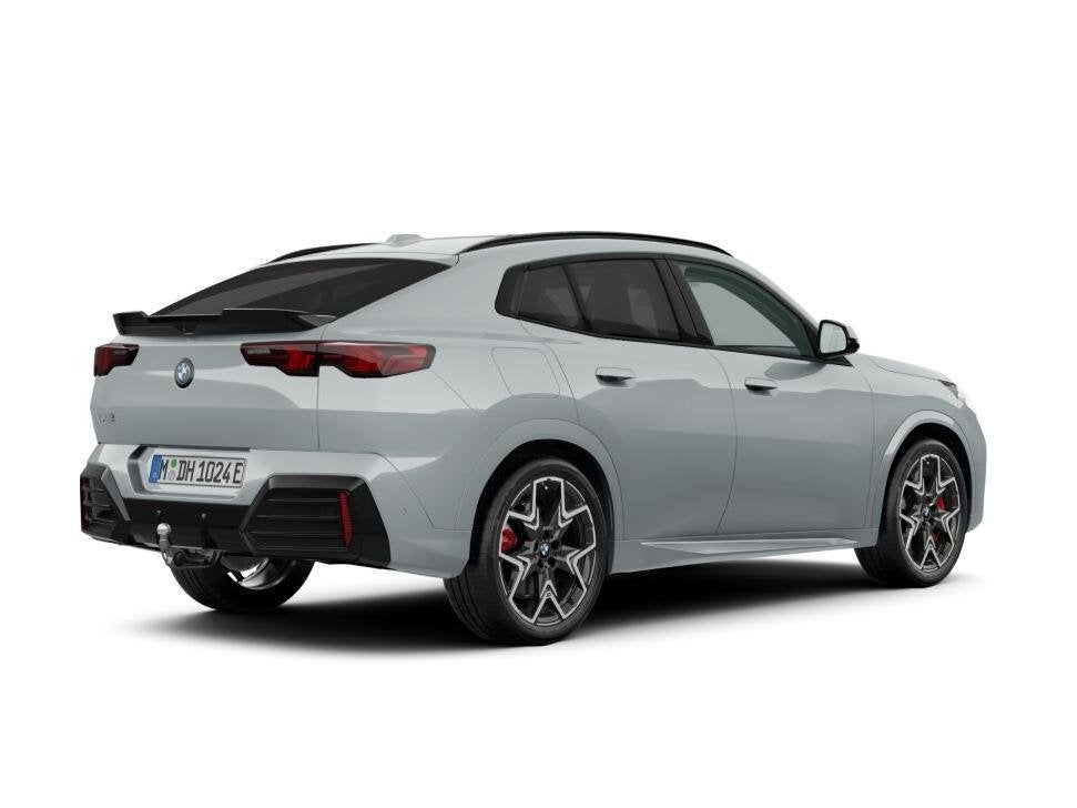 BMW iX2 xDrive30 67 kWh M Sport Edition M Sportpakket Pro |, Auto's, BMW, 479 km, IX2, Zwart, 67 kWh