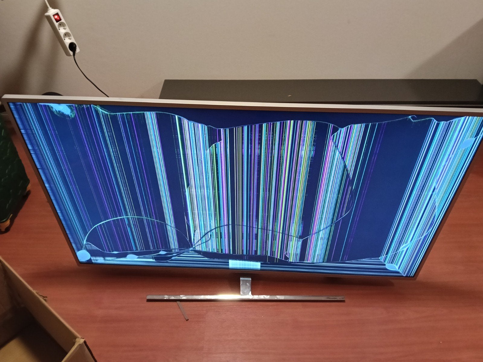 gratis tv met barst Philips, Ophalen of Verzenden, 100 cm of meer, 50 Hz, Philips