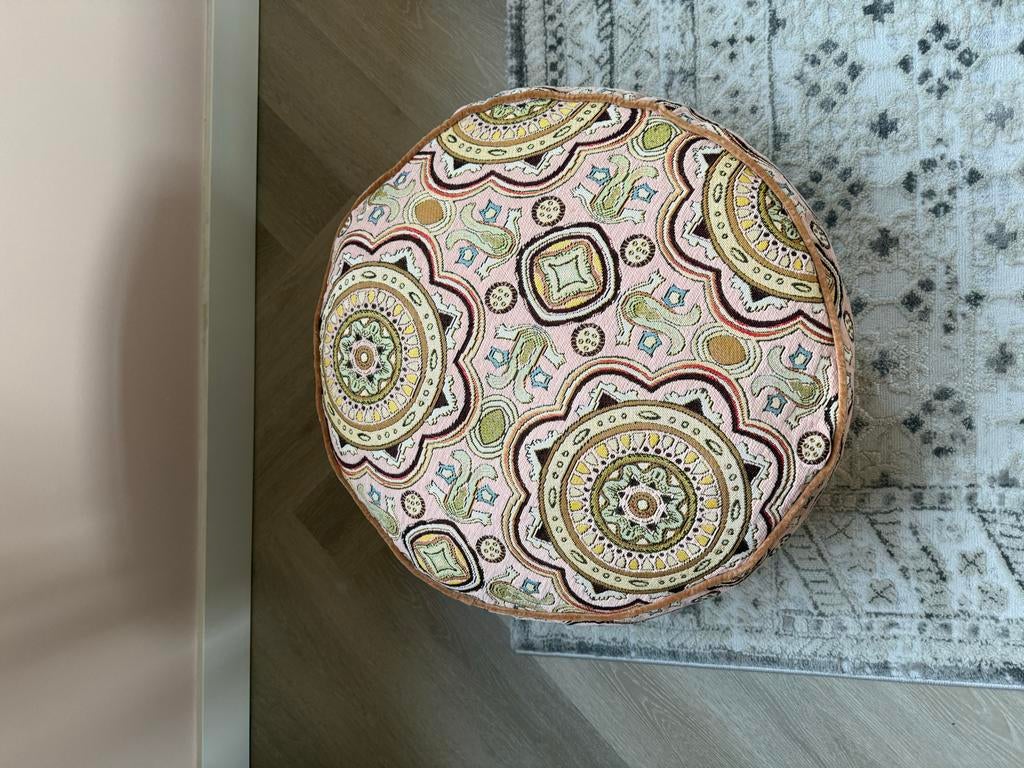 Vrolijk Sissi Boy poef, Huis en Inrichting, Minder dan 50 cm, Gebruikt, Rond, Ophalen of Verzenden