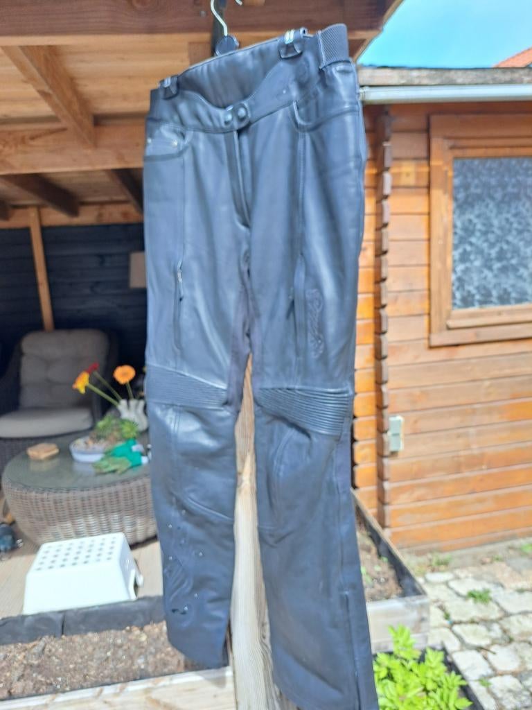 Held dames motorbroek leer maat 46, Motoren, Kleding | Motorkleding, Broek | leer, Dames, Tweedehands, Ophalen
