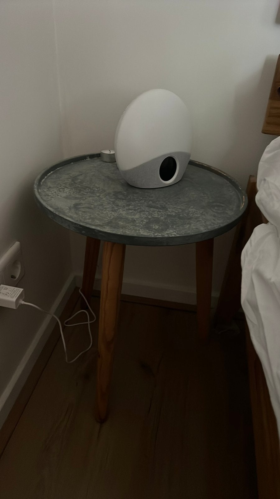 2x bijzettafel /nachtkastje, Ophalen, Rond, Tot twee personen, 50 tot 100 cm
