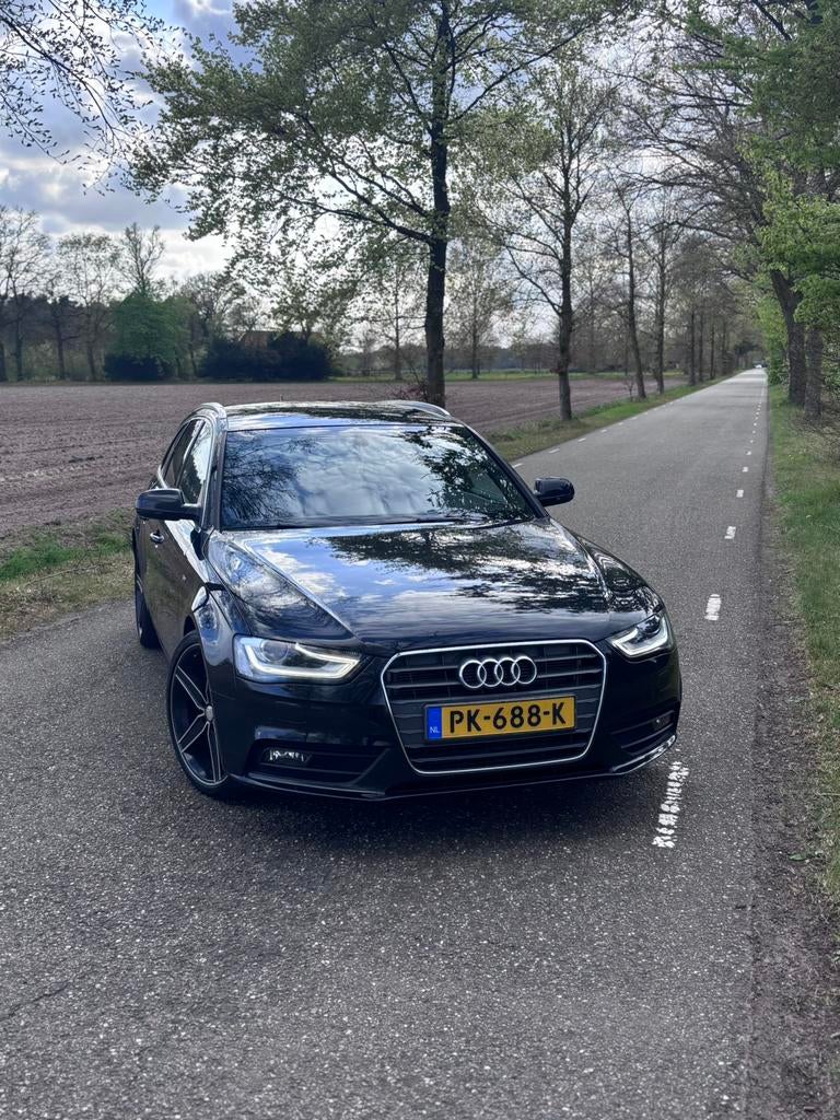 Audi A4 1.8TFSI 3x S-line 125KW Avant 2012 Zwart, Auto's, Voorwielaandrijving, Zwart, 4 cilinders, Zwart
