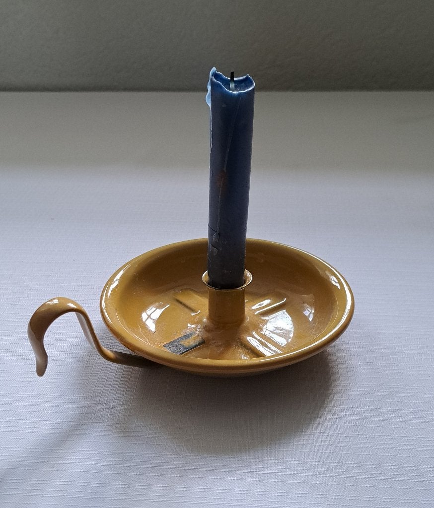 Vintage emaille kandelaar oker geel kaarsenstandaard blaker, Overige materialen, Gebruikt, Verzenden, Geel