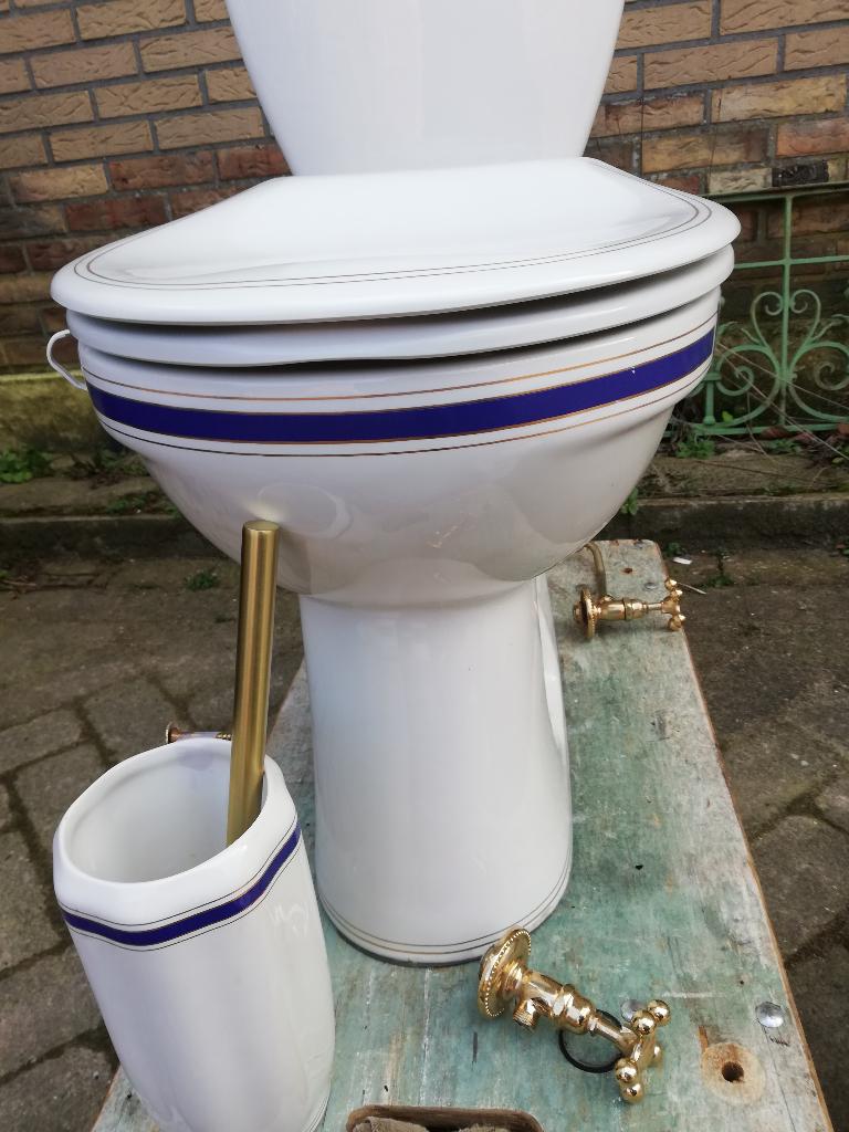 Toilet, Decor royal blue goudkleurig afgebiesd, Antiek en Kunst, Curiosa en Brocante, Ophalen