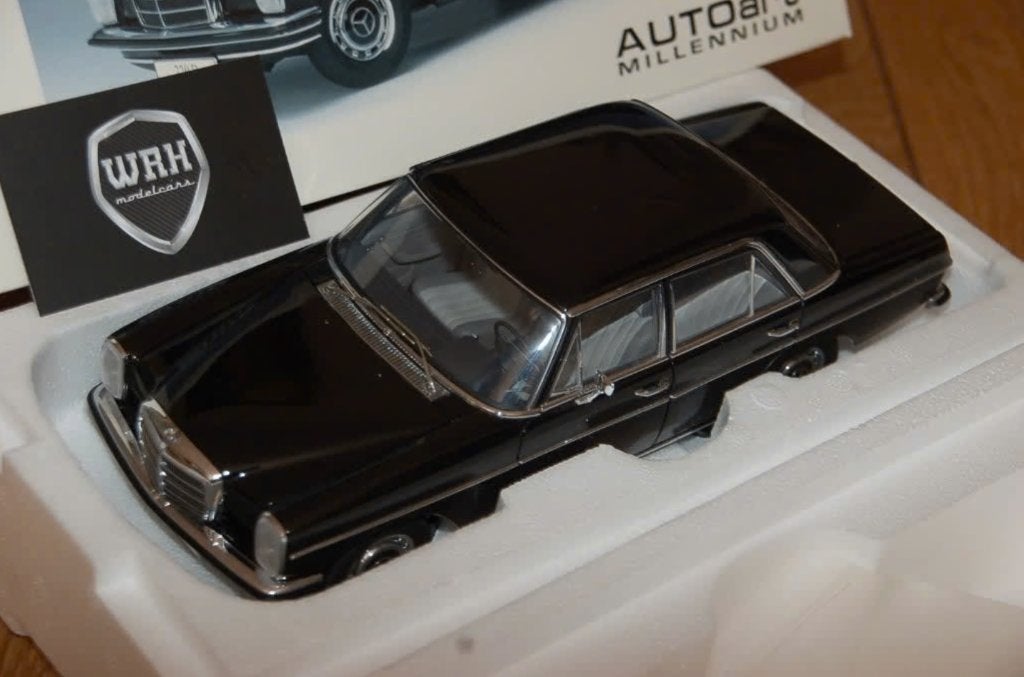 Mercedes Strich 8 220D black Autoart 76181 see info WRH, Hobby en Vrije tijd, Verzenden, Zo goed als nieuw, Auto, Autoart
