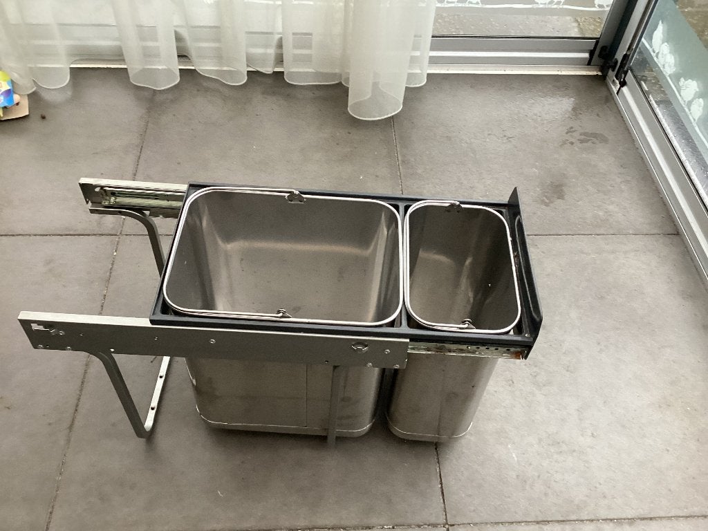 Vuilnis box in aanrechtkastje, Ophalen, Zo goed als nieuw, Minder dan 10 liter, Metaal