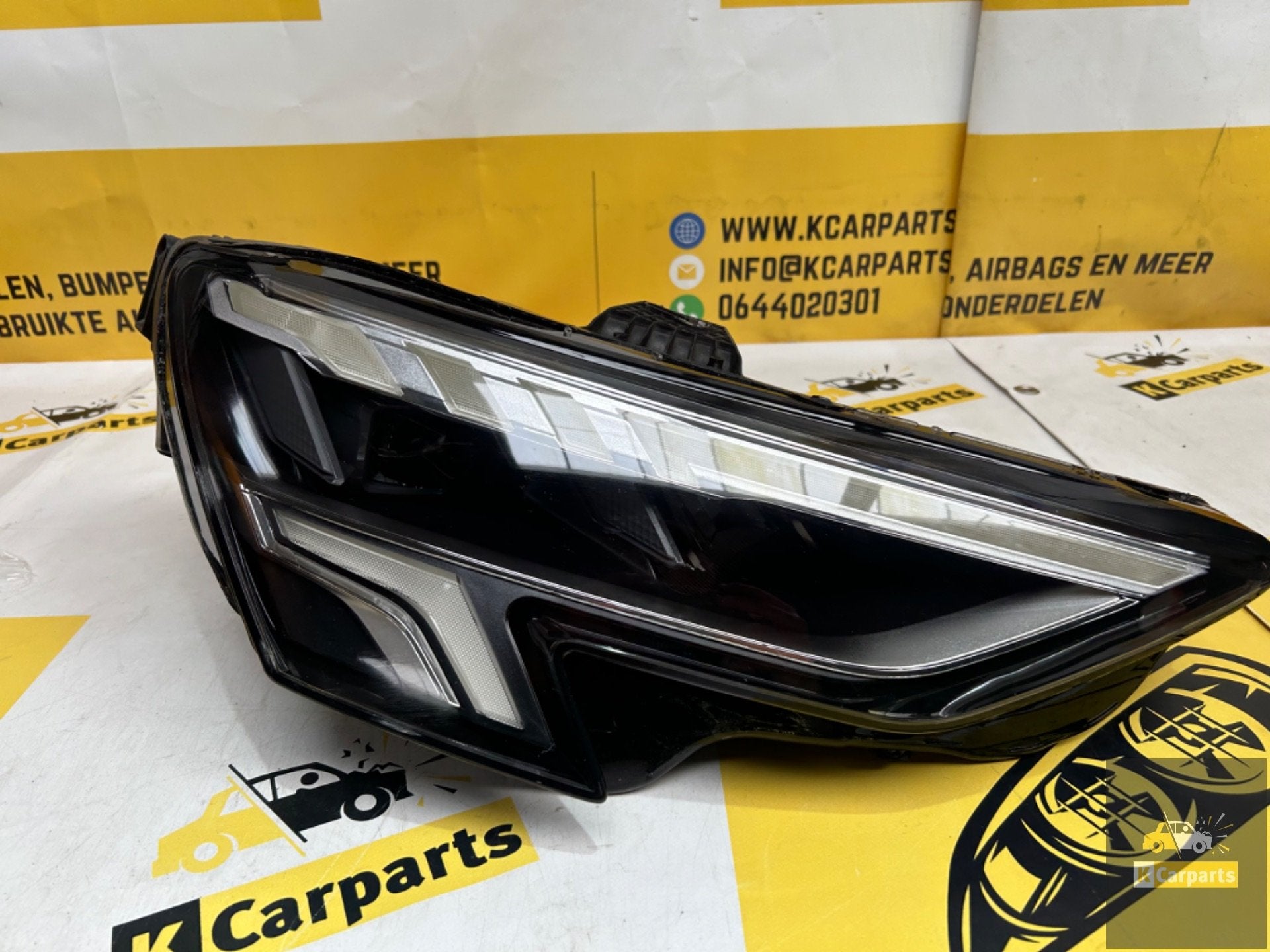 Audi A3 8Y Voll Led Koplamp Rechts Voor 8Y0941034, Info@fabrikant.eu, Fabrikantstraat 1
1000 AA  Amsterdam, NL, Fabrikant BV, Gebruikt
