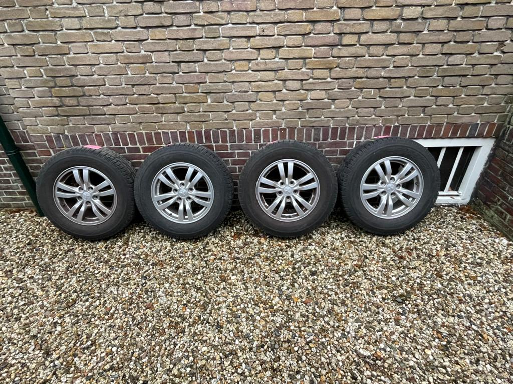 Mitsubishi Outlander velgen met winterbanden, Auto-onderdelen, Banden en Velgen, Ophalen, 16 inch, Banden en Velgen, Winterbanden