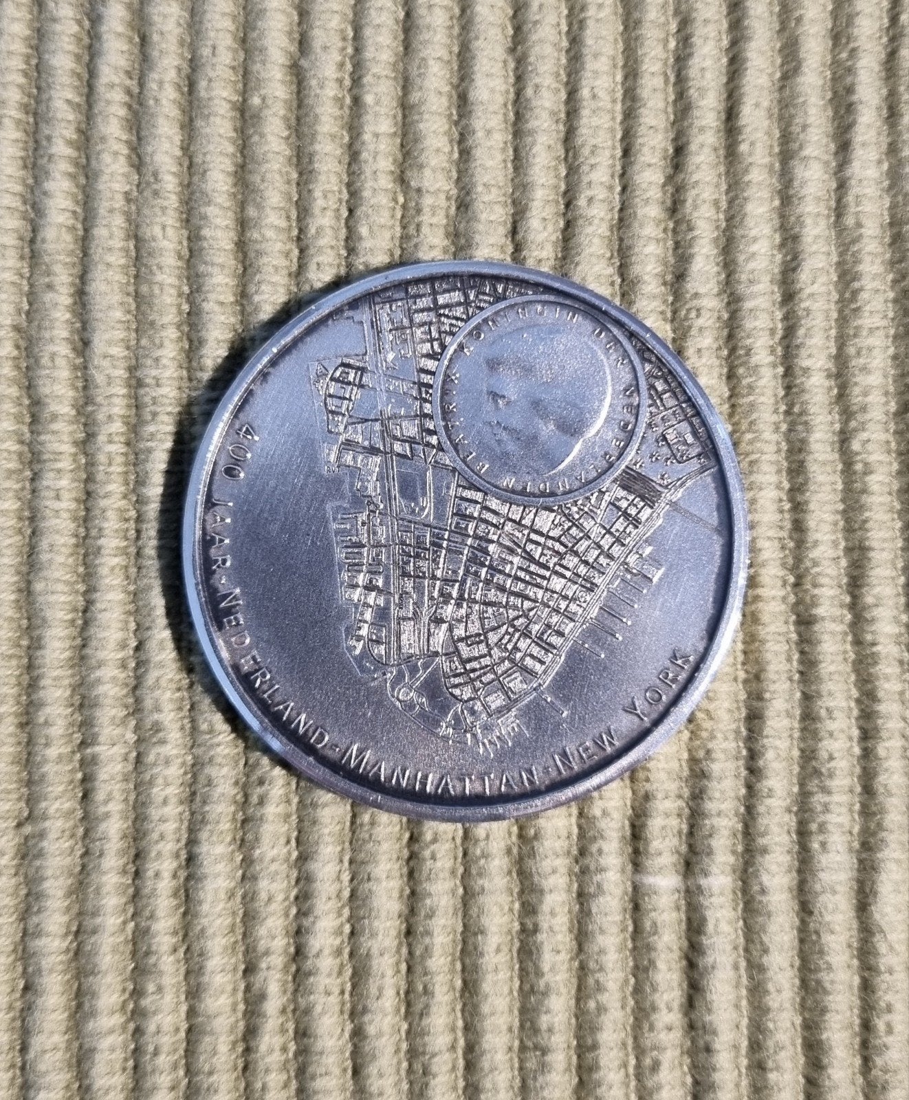 Verzilverde 5 Euro  400 Jaar Nederland-Manhattan New York, Ophalen of Verzenden, Koningin Beatrix, Euro's