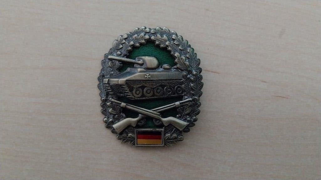 panzergrenadiertruppe baret embleem, Verzamelen, Ophalen, Landmacht, Duitsland, Embleem of Badge