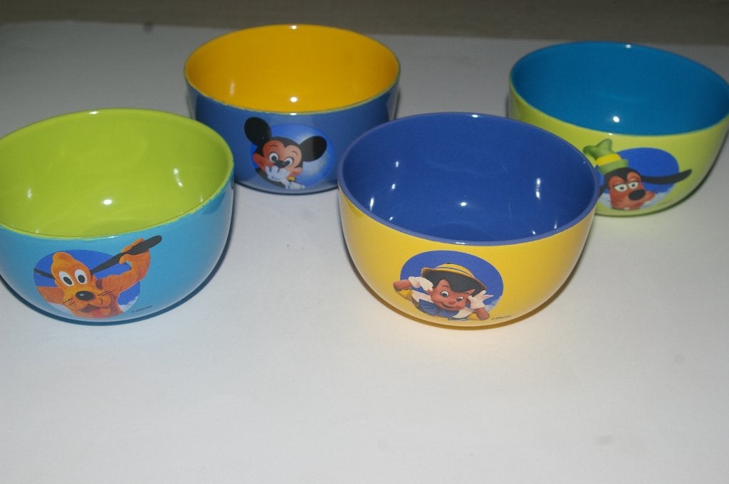 Disney borden, schaaltjes en bekers.   Uitgave  ESSO, Ophalen of Verzenden, Nieuw, Gebruiksvoorwerp
