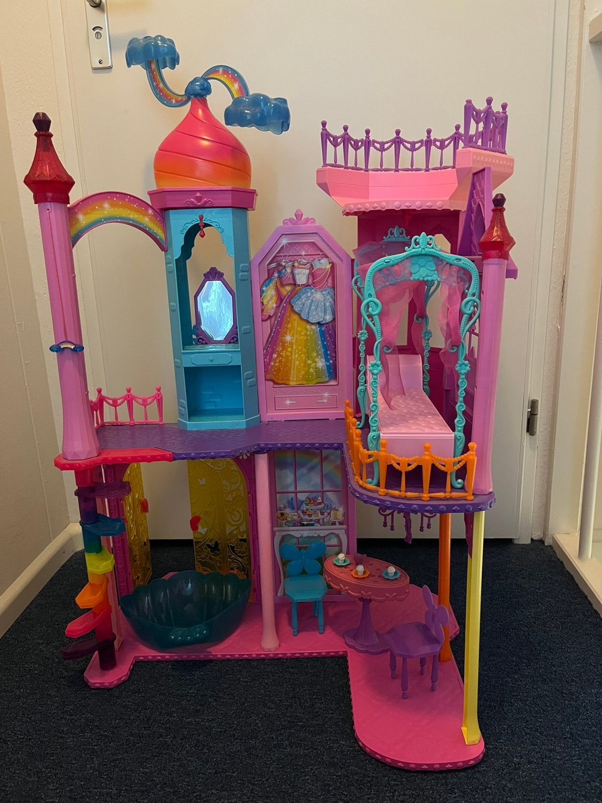 Barbie regenboog kasteel Mattel met accessoires
