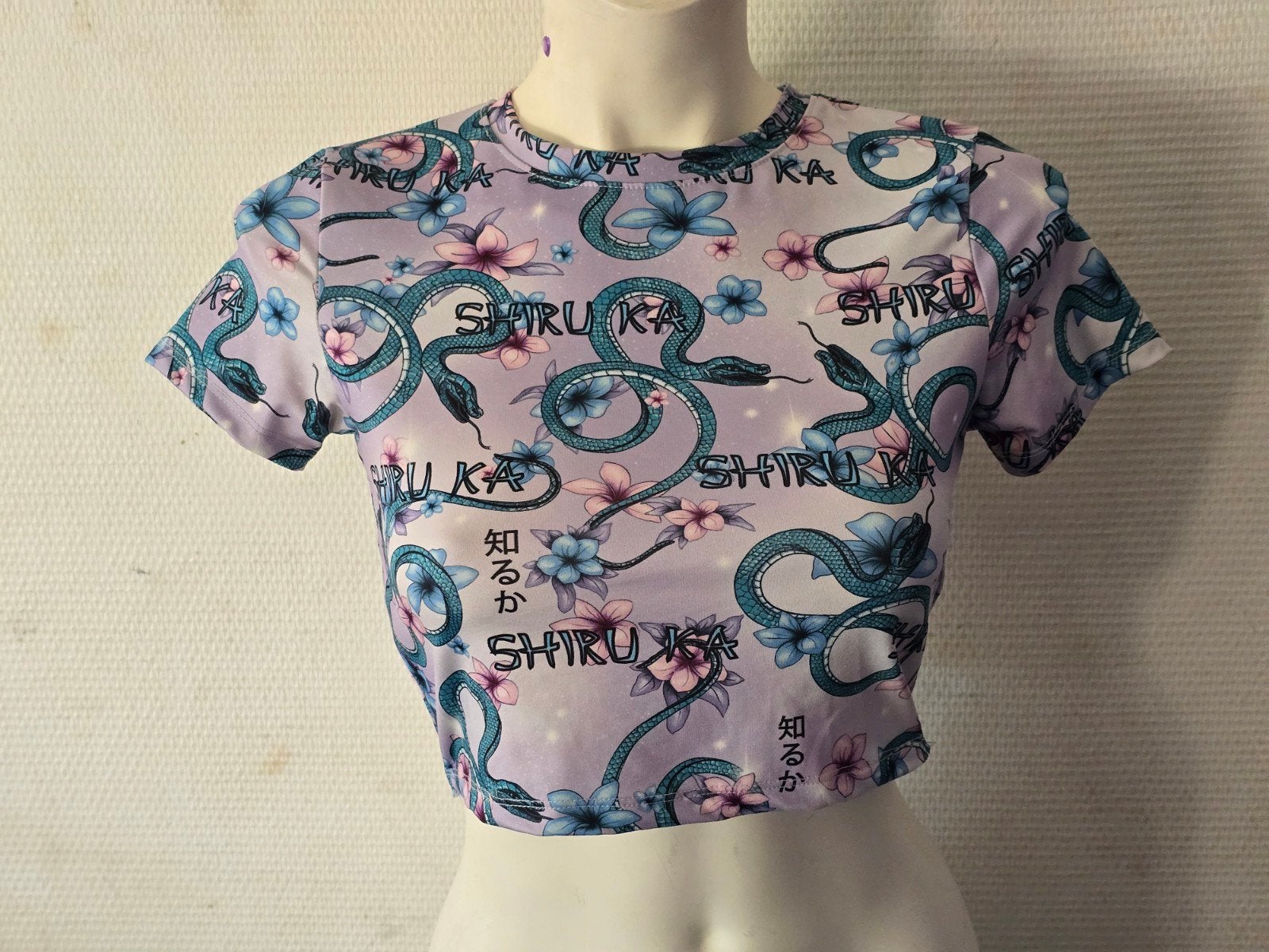 FB Sister Crop Top met Slangenprint en Open Rug maat S, Kleding | Dames, T-shirts, Paars, Ophalen of Verzenden, Zo goed als nieuw