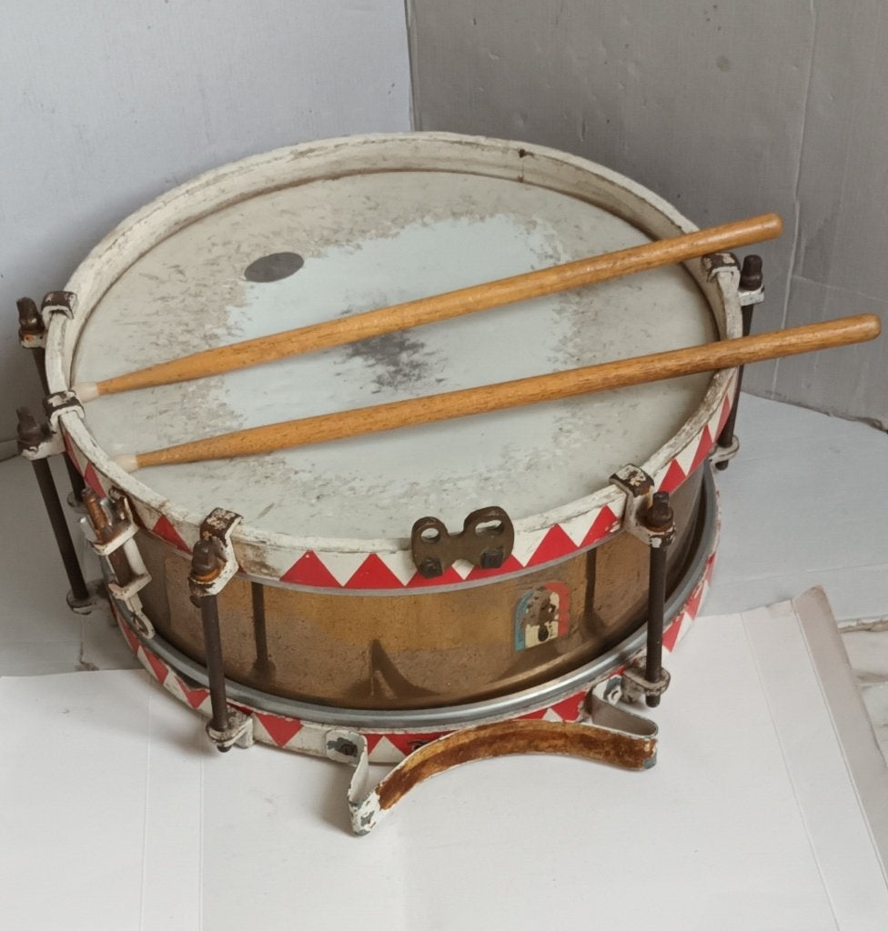 Antieke trommel met stokken van der Glas trommelfabriek, Ophalen of Verzenden, Overige soorten, Overige gebieden