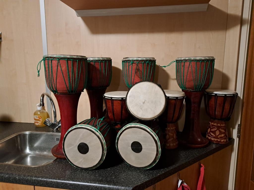 Set van 10 djembe trommels, Ophalen, Gebruikt, Overige merken