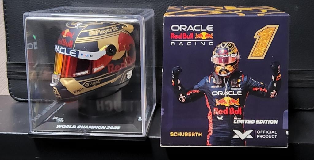 Helm Max Verstappen collectie, Ophalen