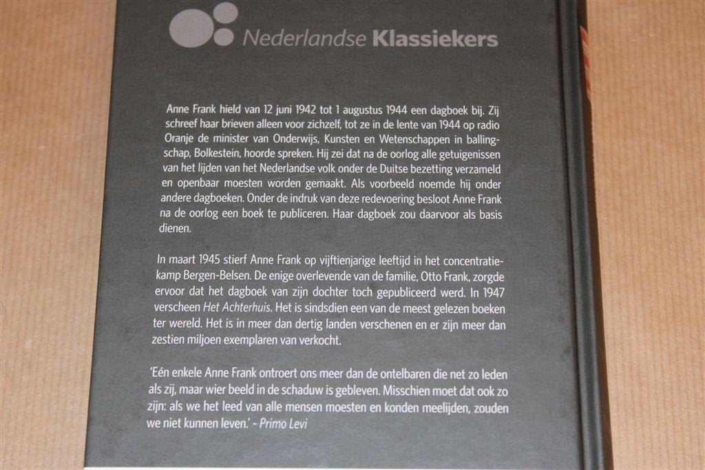 Het Achterhuis — Anne Frank — Speciale Uitgave AD, Ophalen of Verzenden, Tweede Wereldoorlog, Gelezen, Overige onderwerpen