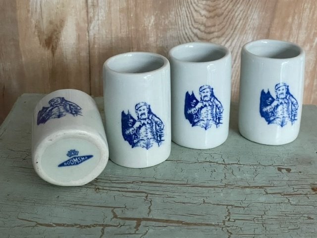 4 x kleine vintage mok boomsma. Delfts blauw borrelbekertjes, Antiek en Kunst, Antiek | Servies compleet, Ophalen