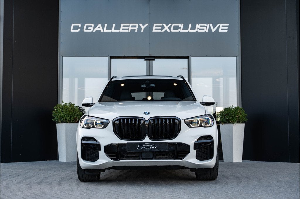 BMW X5 xDrive45e High Executive - M Sport | Panorama | Laser, Gebruikt, 394 pk, Wit, Vierwielaandrijving