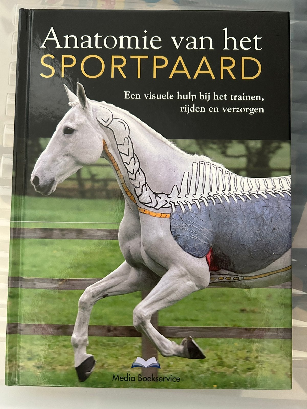 Paardensport en houderij niveau 4 boeken, Ophalen, Zo goed als nieuw, Paarden of Pony's, Rainer Hilbt