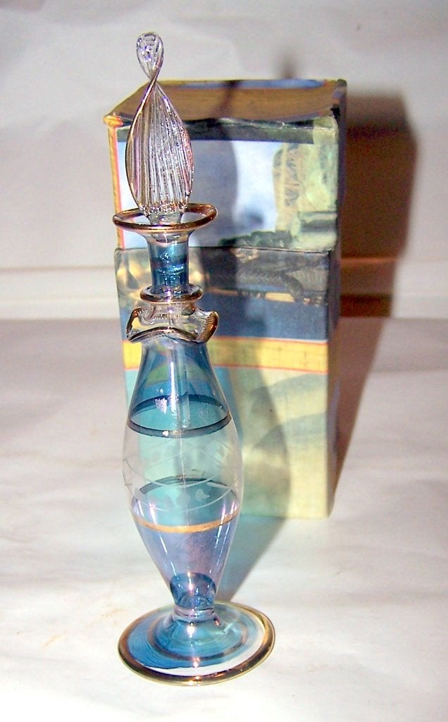 Prachtig parfumflesje van heel dun glas. Met dipstaafje. Nw., Ophalen of Verzenden, Nieuw, Miniatuur