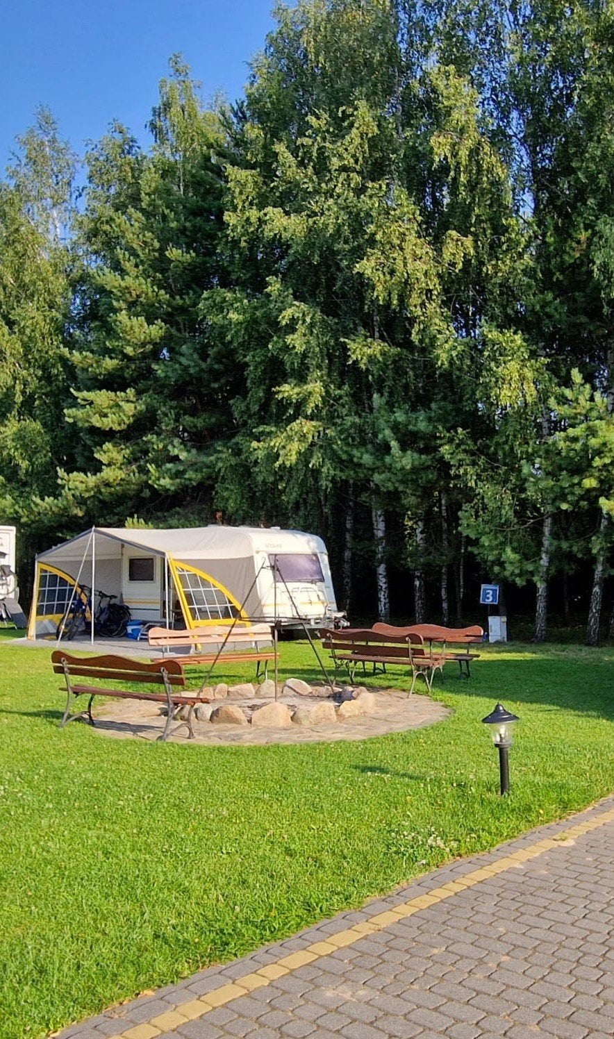 Knaus Sudwind 450 TU - Ruime gezinscaravan met voortent, Vast bed, Rondzit, Particulier, Knaus