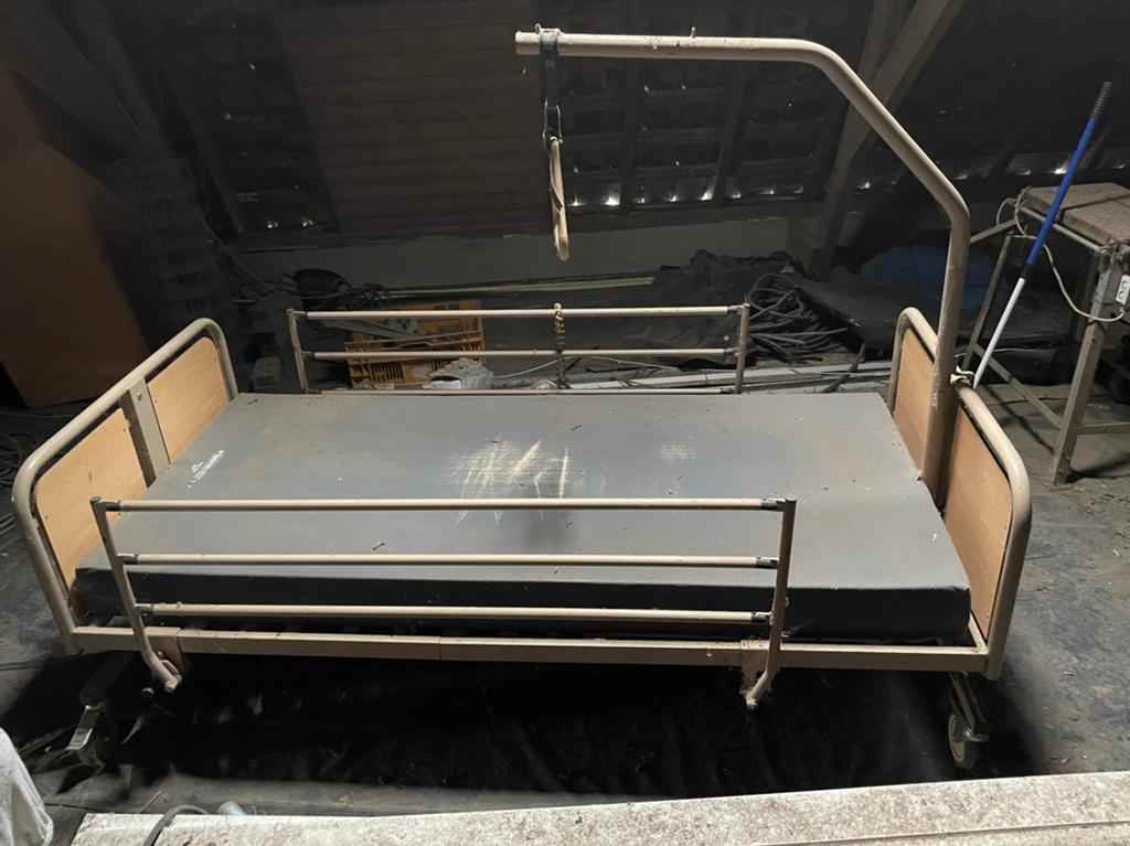 Verstelbaar ziekenhuisbed met papegaai, Ophalen, 90 cm, 200 cm, Metaal