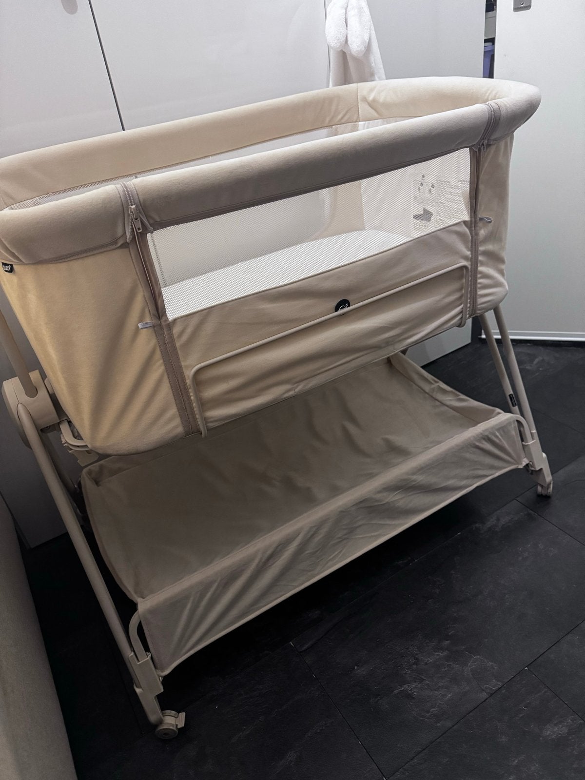 Puck co-sleeper Claire velours beige, Ophalen, Zo goed als nieuw, Wieg