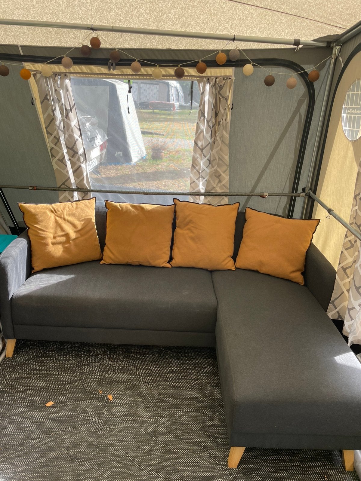 Lounge bankje, Ophalen, Gebruikt, 125 tot 150 cm, Stof