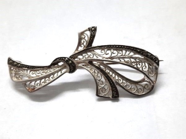 Antieke zilveren Jugendstil strikbroche met markasieten 835, Ophalen, Zilver, Broche